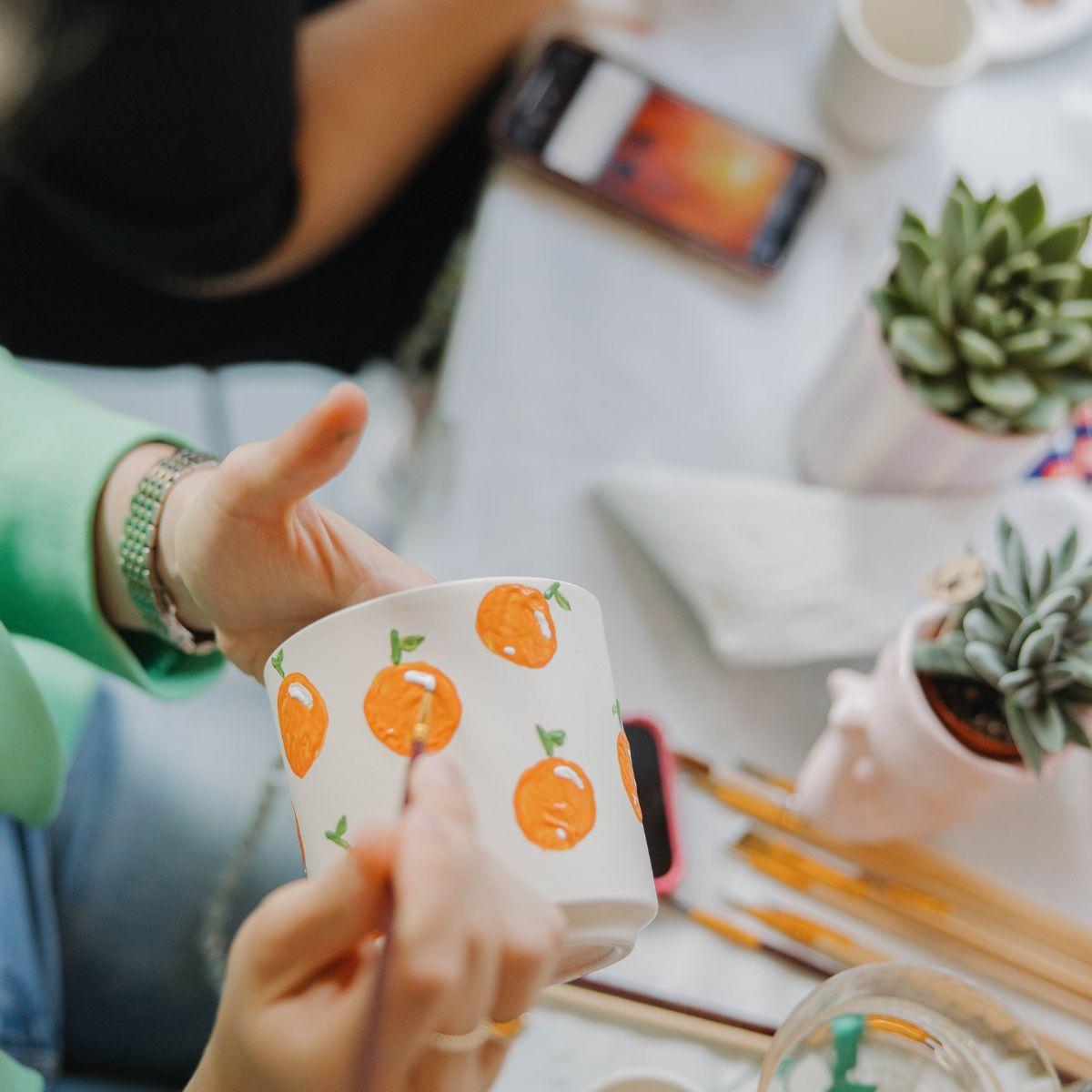 Kolibri Creatives | Verfpakket voor het schilderen van 4 bloempotten + orchideeën | voor 4 personen | Beginnende artiest